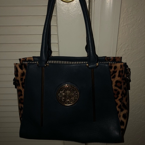 Purse - Picture 2 of 8